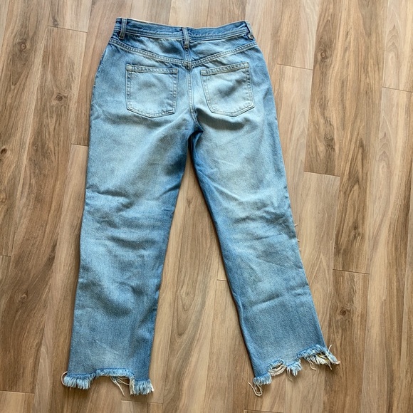 We the free distressed w holes raw fray hem button fly jean size 26 - Picture 15 of 17